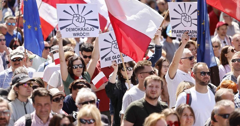 Odkryj Wspaniałość Gier na Fridayroll Casino z Darmowymi Spinnami i Bonusami